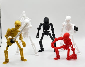 3D Printed Poseable Skeleton Action Figure with Weapons – Articulated Toy Skeleton for Halloween Decor, Photography, or Shelf Display, Gift