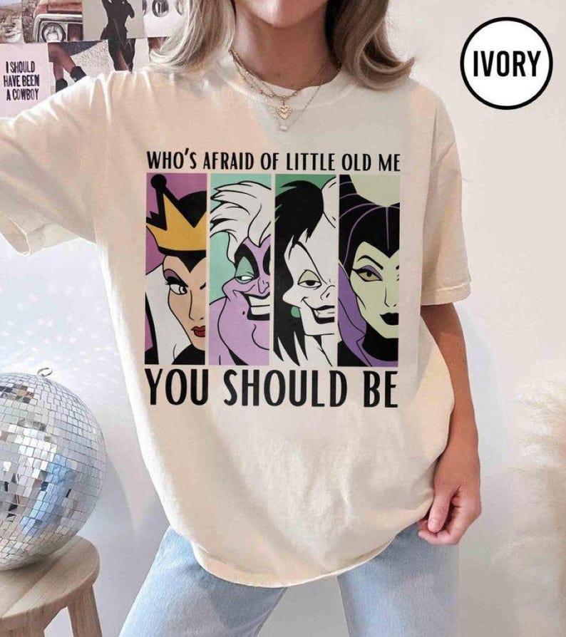 Vem är rädd för lilla gamla mig, bekväma färger, du borde vara Disney-skurkar, klassisk Disney-skurkar-tröja, Disney Halloween-tröja bild 8