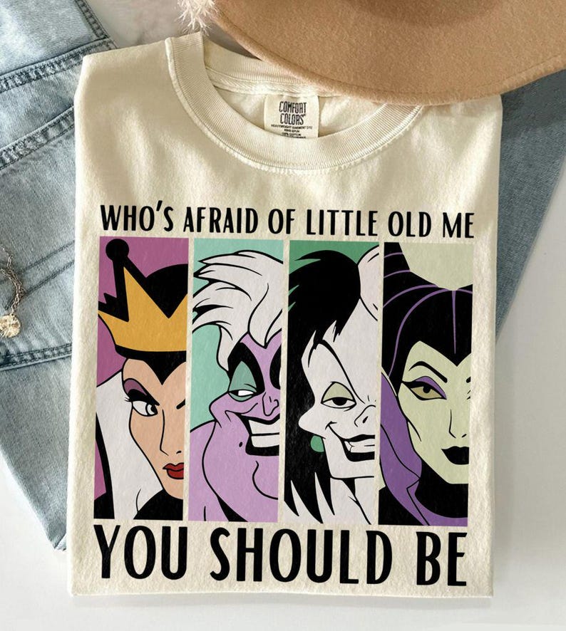Vem är rädd för lilla gamla mig, bekväma färger, du borde vara Disney-skurkar, klassisk Disney-skurkar-tröja, Disney Halloween-tröja bild 10