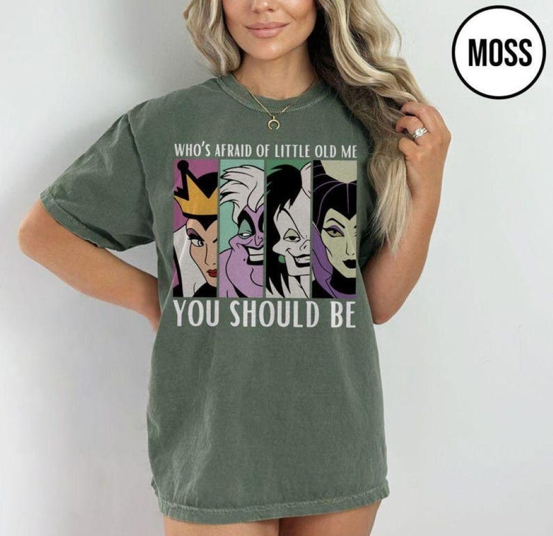 Vem är rädd för lilla gamla mig, bekväma färger, du borde vara Disney-skurkar, klassisk Disney-skurkar-tröja, Disney Halloween-tröja bild 11