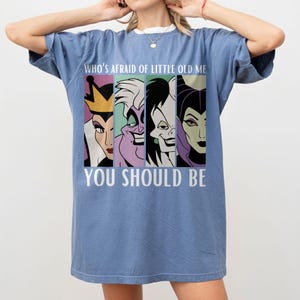 Vem är rädd för lilla gamla mig, bekväma färger, du borde vara Disney-skurkar, klassisk Disney-skurkar-tröja, Disney Halloween-tröja bild 6