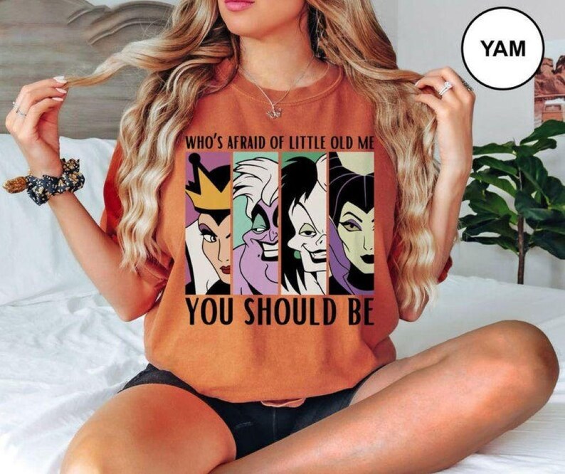 Vem är rädd för lilla gamla mig, bekväma färger, du borde vara Disney-skurkar, klassisk Disney-skurkar-tröja, Disney Halloween-tröja bild 5