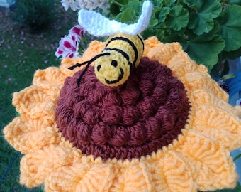 Crochet Flower Golf Club Cover,Sunflower Cover with bee,Club Head Covers,mothers day,Head Covers,golf clup cover or knit Puppet,Golf Sock