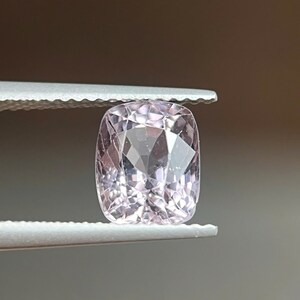 2.40ct Weißer Spinell Metallisch für Ring - aus Viet Nam