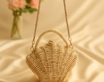 Coastal Shell Clutch – Straw Rattan Purse for Beach Wedding, Bridesmaid Gift & Summer Vacation