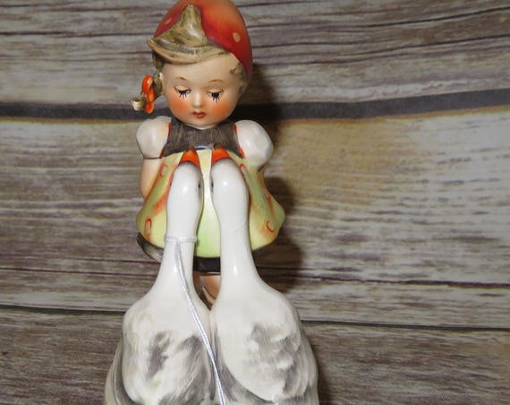 Hummel TMK 3 Goebel Goose Girl Small 4 inch Circa 1960 Figurine Adorable little farm girl Figurine