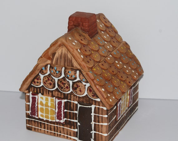 Vintage 1960-70 Gingerbread Cookie Jar Christmas Made in Japan Pottery Cabin shaped