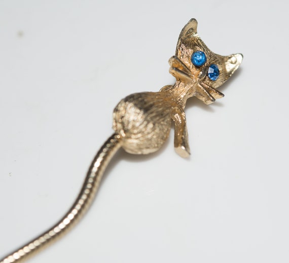Vintage Cat Pin 1980s with articulating Tale and Blue Rhinestone Eyes