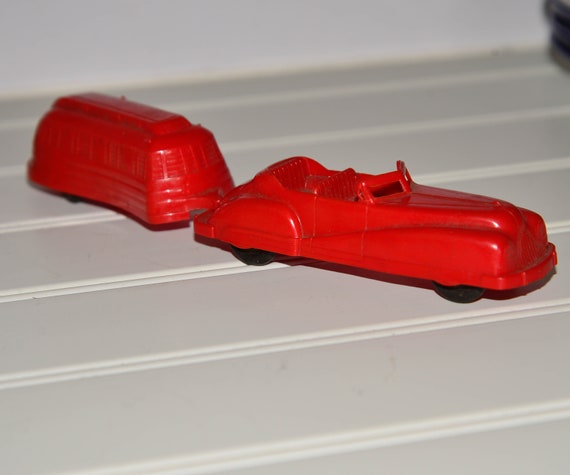 1940s Streamlined Acme Slush mold plastic Car with Camper Trailer Retro Red excellent Condition Vintage Toy