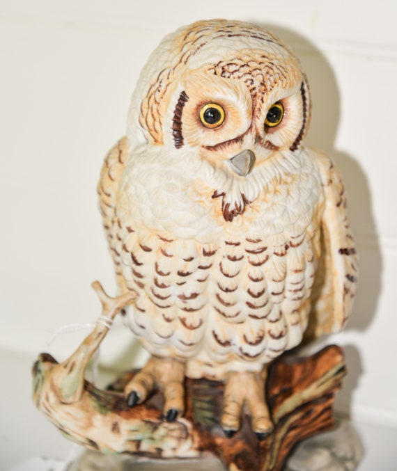 Enesco Barn Owl Large 8 inch Figurine 1980 E9029 8.5X5 inches No chips, Realistic Owl Figurine on a branch