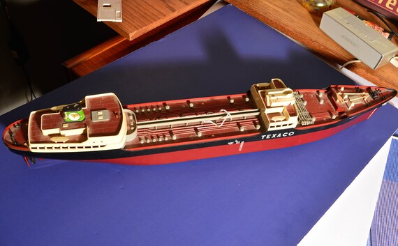 1961 S.S. Texaco North Dakota Toy Tanker Ship AMF Wen-Mac 27 inches long Toy Model Boat Ship Tanker