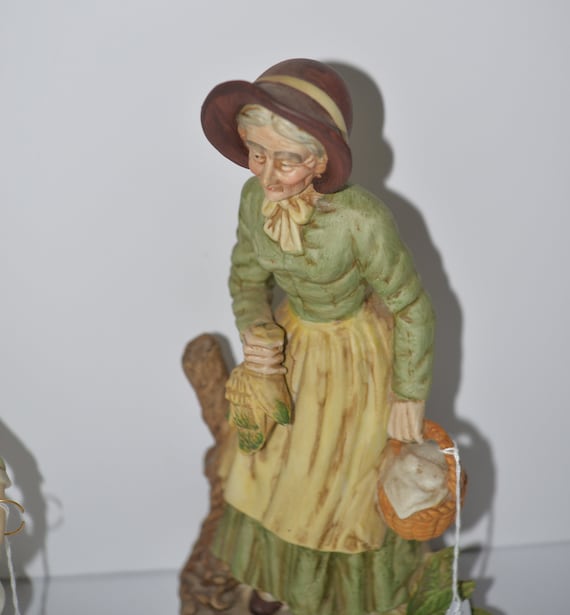 Vintage bisque Figurine Farmer Woman with wheat and Basket Homco , Napco similar 1970s 12 inches