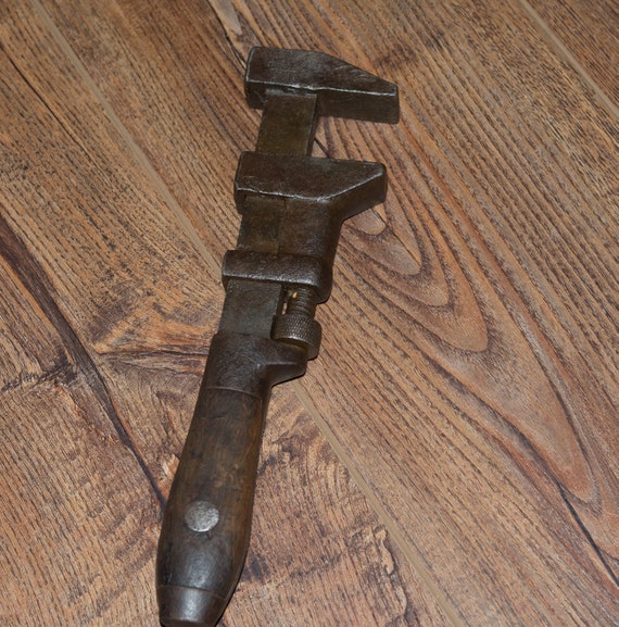 Antique Coes Wrench Made in MA Pipe Wrench Adjustable Iron Old Tools