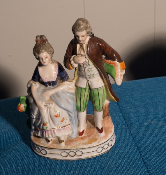Occupied Japan Colonial Couple Porcelain Figurines Vintage Courting Figures