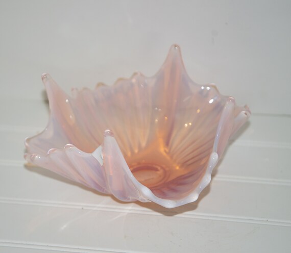 Fostoria Creamy Translucent irredescent Free Form Stretch glass dish bowl Hankercheif Bowl
