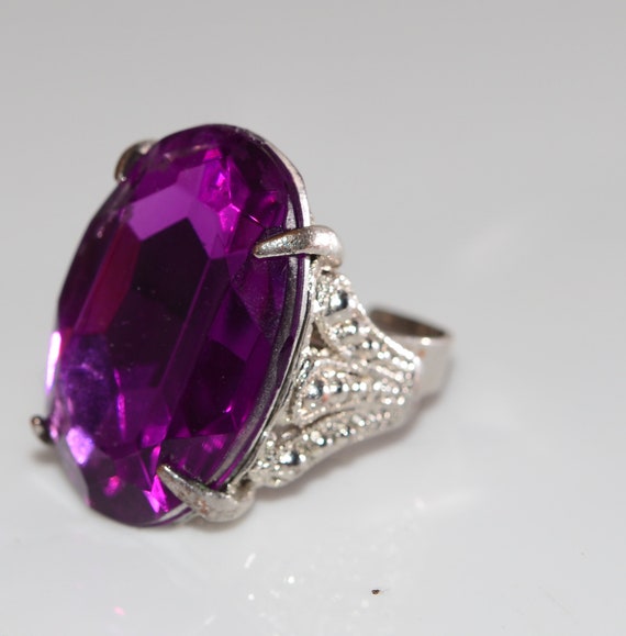 Vintage Chunky Purple Glass Stone Costume Ring 1970-80s Adjustable Silvertone Band ornate mount Statement Ring