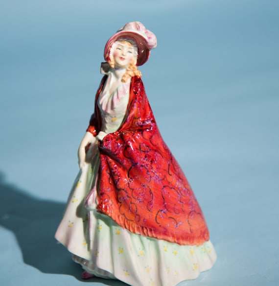 Royal Doulton Figurine HN 1392 Paisley Shawl Figurine Leslie Harradine 1930-1949 Red flowered Shawl