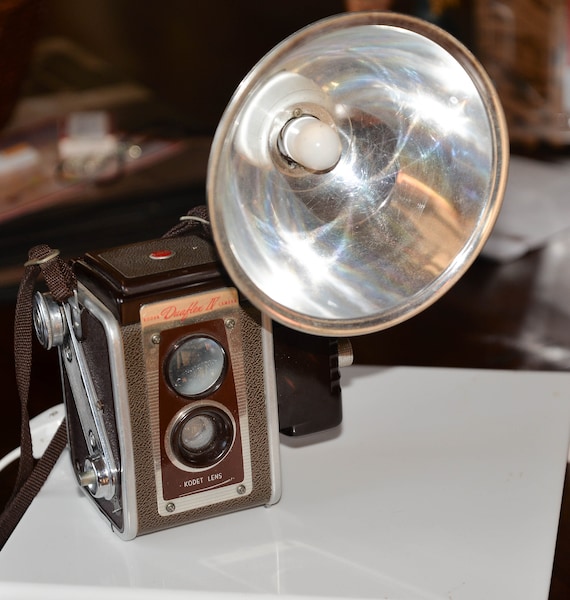 Vintage Kodak Duraflex Camera Made into a Lamp , Light, Night Light Camera lovers Shelf Sitter with a Purpose Upcycled, recycled reused