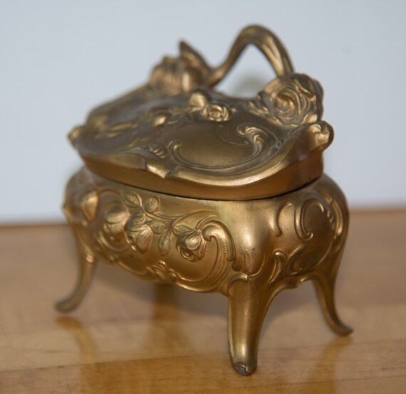 Jenning Brothers Gilt Ormolu Jewelry Casket Trinket Box - 1940s Metal Repousse Ornate Dressing Table Accessory