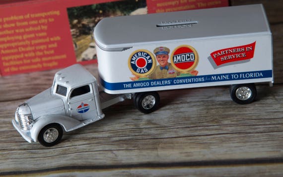 Amoco Diesel Gas Tanker Oil Tanker 1948 Diecast bank model toy Ertl Toys 1993