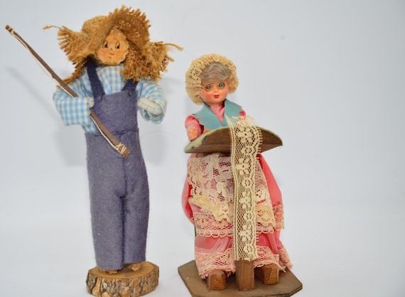 2 american Folk Art Dolls, one Corn cob doll, Tatting Lace making Doll Vintage Souvenir Dolls