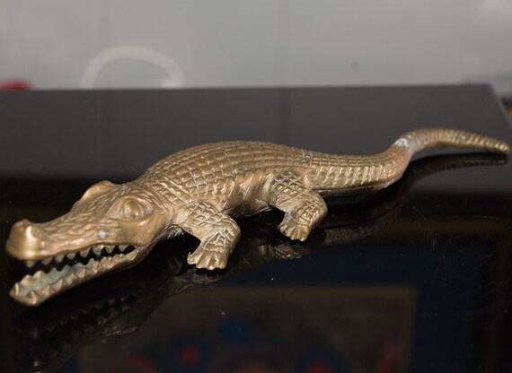 8 inch Solid Brass Vintage 1970s-80s Alligator Crocodile Figurine Desk Shelf Sitter Great Patina