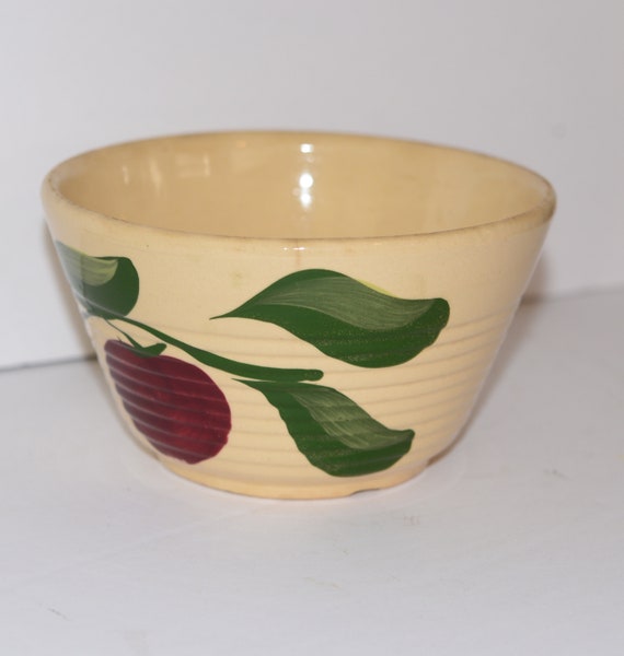 Watt Pottery Apple Number 7 Ringed Pottery Bowl Watt Pottery 7 inch bowl Apples 1940s 3 Leaves ribbed Bowl Orignal