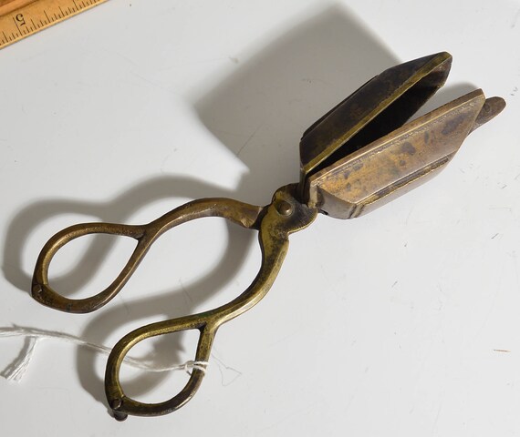 Antique Brass Candle Wick Trimmers Candle Snuff 1800-1900 Footed Free Standing Coffin Style