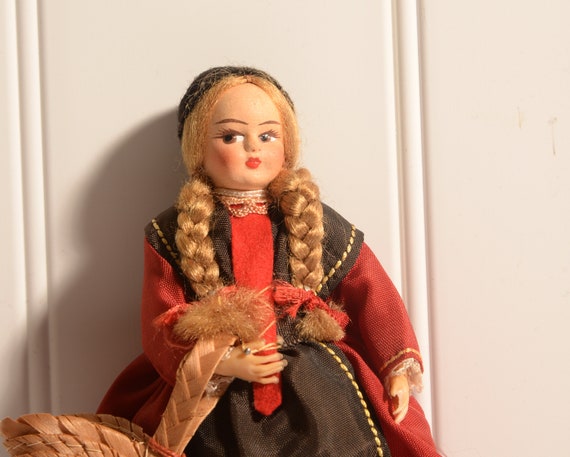 International Collector Doll Swiss Valley with braids and basket of felt flowers, cloth face , Lenci style Traditional costume Switzerland