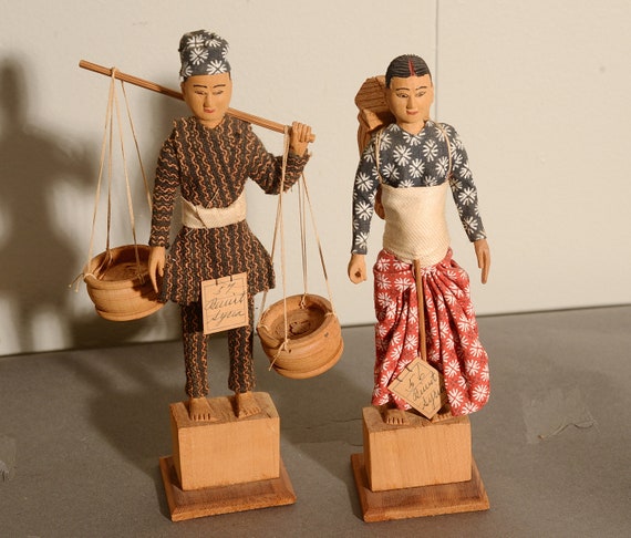 Wood Handcarved Middle Eastern , Syrian , Figurines Dolls Vintage intricate , lebanon, lebanese Figures free ship