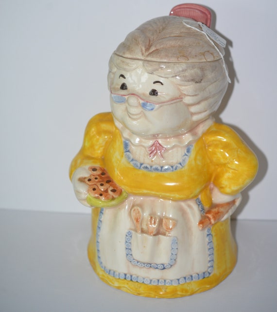 Treasure Craft Grandma Cookie Jar 1960s Yellow Dress Grandma with Cookies Adorable cookie Jar