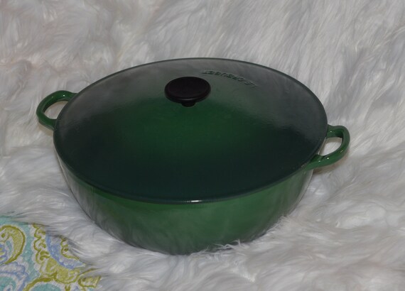 Le Creuset Crueset 7.25 Quart 12 pound Dark Green Chef's Oven Dutch Oven Round 15 inches wide, Cream interior Cast iron Enamel Number 32