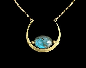 Labradorite Oculus Amulet