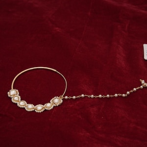 Handgemaakte Kundan-neusring met parels/witte Kundan Nath-bruiloft met parelketting/handgemaakte bruiloft feestelijke sieraden/gratis expreslevering
