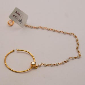 Vergulde Kundan-neusring met parels/enkele steen/ Nath bruiloft met parelketting/Indiase bruiloft feestelijke sieraden/Gratis expreslevering