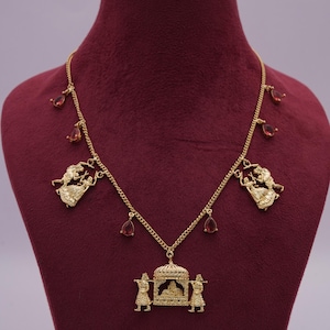 Trendy gouden doli/barat-ketting met bijpassende oorbellen bezet met rode kundan-stenen/Indiase traditionele ontwerpen/gratis expreslevering
