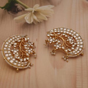 Elegante Kundan-oorbellen, goudkleurige oorstekers met parels, handgemaakte Indiase sieraden, Bollywood-oorbellentrend 'gratis expreslevering'
