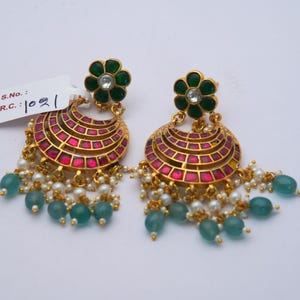 Traditionele desi bruids Chaandbali-oorbellen/robijnroze stenen en aquakralen oorbellen/Indiase etnische sieraden/cadeau voor moeder/gratis expreslevering