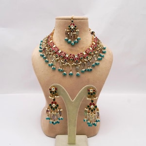 Statement bruids kundan-ketting set/veelkleurige kralenketting met bijpassende oorbellen en tikka/handgemaakte kundan-sieraden/gratis expreslevering