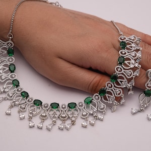 Designer Amerikaanse diamanten ketting en hangende diamanten oorbellen set/receptiesieraden/bruidssieraden in (CZ) stenen/gratis expreslevering