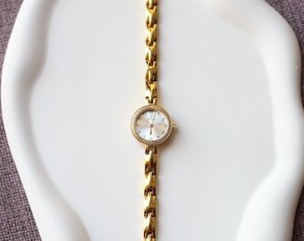 Unique Valentine Gifts Gold Crystal Germanium Magnetic Bracelet Watch: Elegant Wellness Jewelry