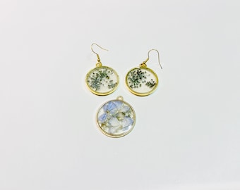 Orecchini ispirati ai fiori