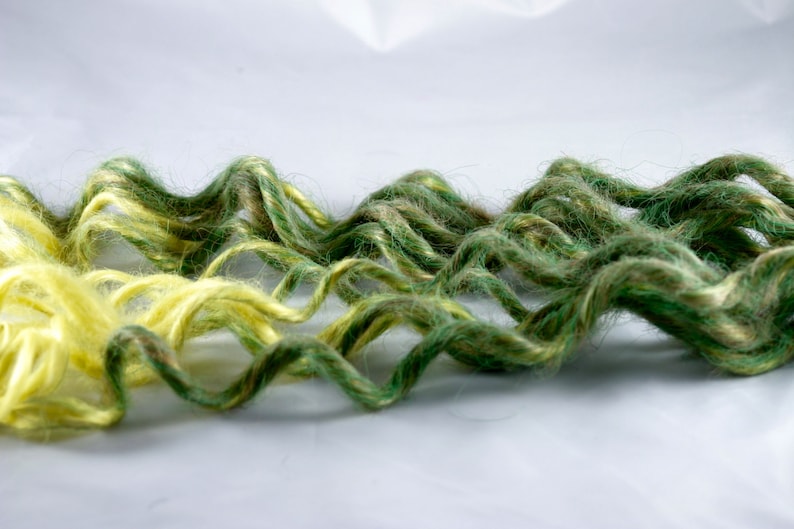 Iced lemon and leaves Extra long synth dread accent kit 26 inch ringlets DE 6 ct misty green to canary yellow transitional color accent kit