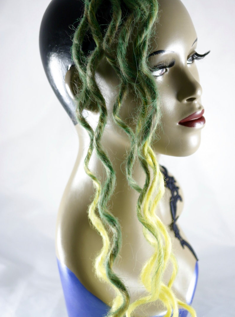 Iced lemon and leaves Extra long synth dread accent kit 26 inch ringlets DE 6 ct misty green to canary yellow transitional color accent kit