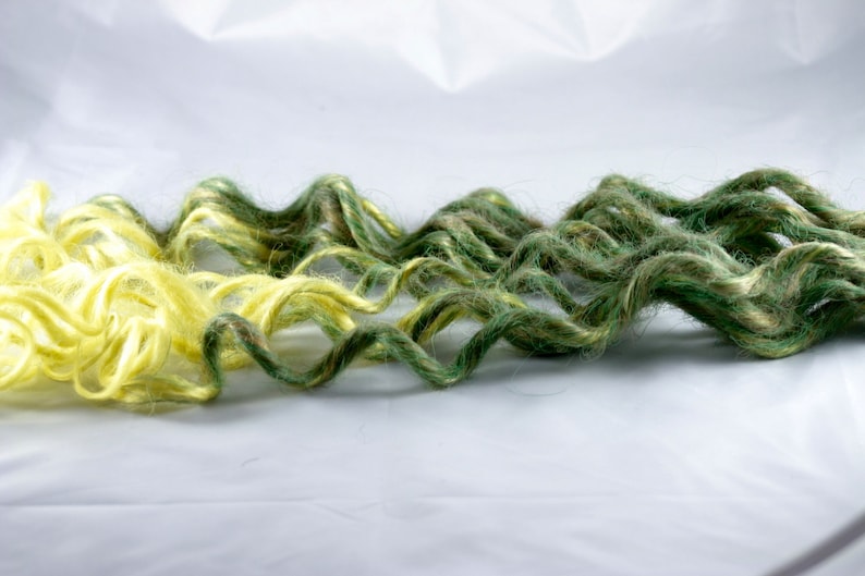 Iced lemon and leaves Extra long synth dread accent kit 26 inch ringlets DE 6 ct misty green to canary yellow transitional color accent kit