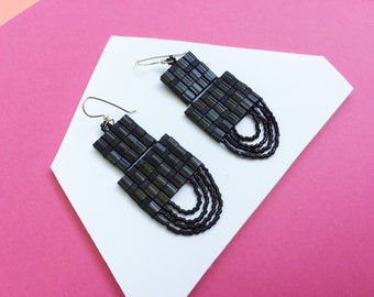 SAUNTER EARRINGS (BLACK)