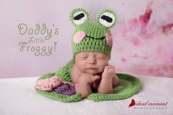 Newborn Frog Hat / Crochet Baby Frog Hat/ Frog Baby Prop/ Baby Girl Prop/  Baby Shower Gift/Newborn Photo Prop/ Frog and Lily Pad Set