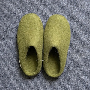 slip On' s slipper
