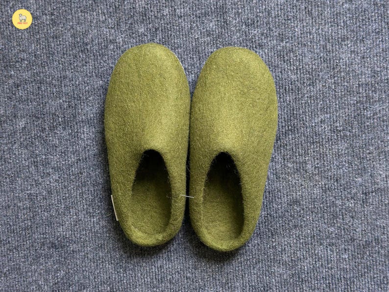 slip On' s slipper