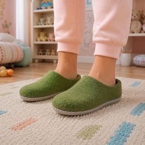 Handgefertigte Wolle Kinder Hausschuhe | Gefilzte Clogs